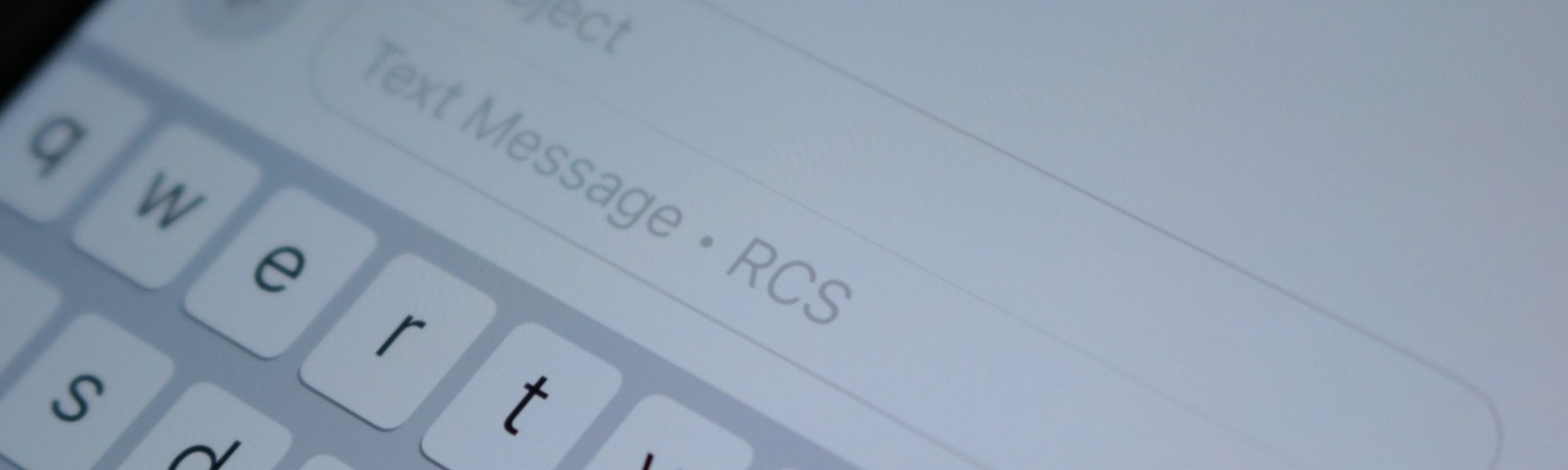 Coinbaseを装った詐欺SMS：本物かどうか見分ける方法（2026年）